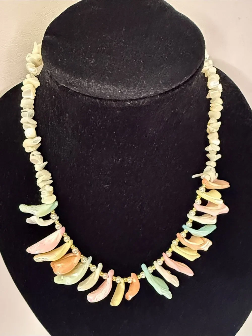 Pastel Shells & Pearl Beads 20 In Necklace Matching Pierced Earrings Multicolor